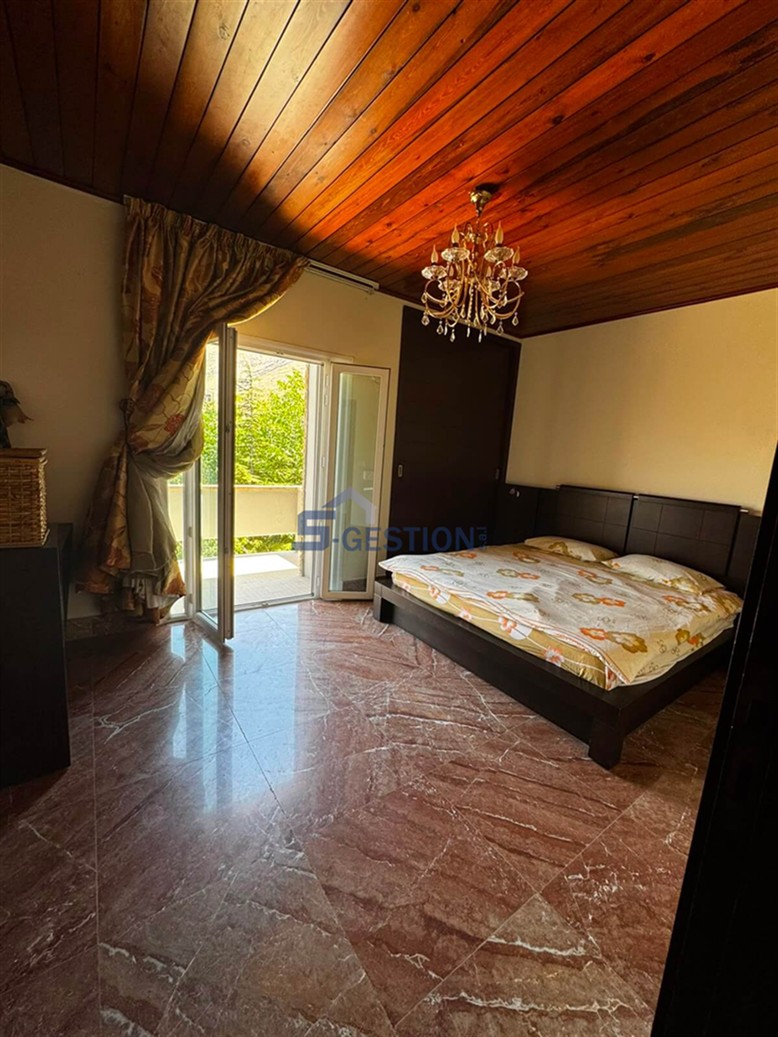 Villa   Individual House For Shor...