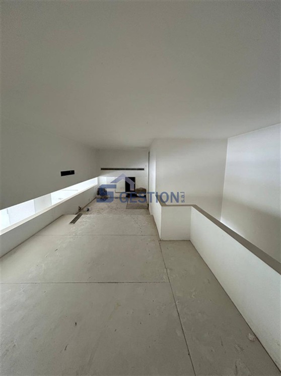 Shop Commercial Premises For Rent