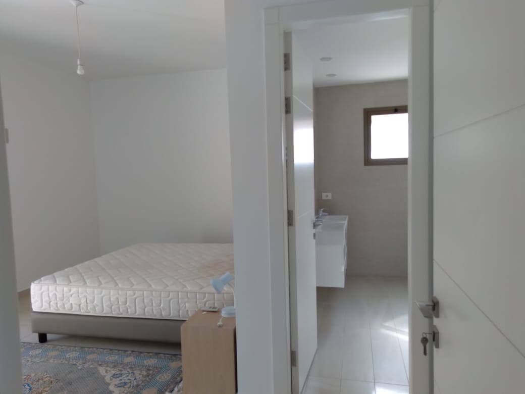 Appartement à V Rented external