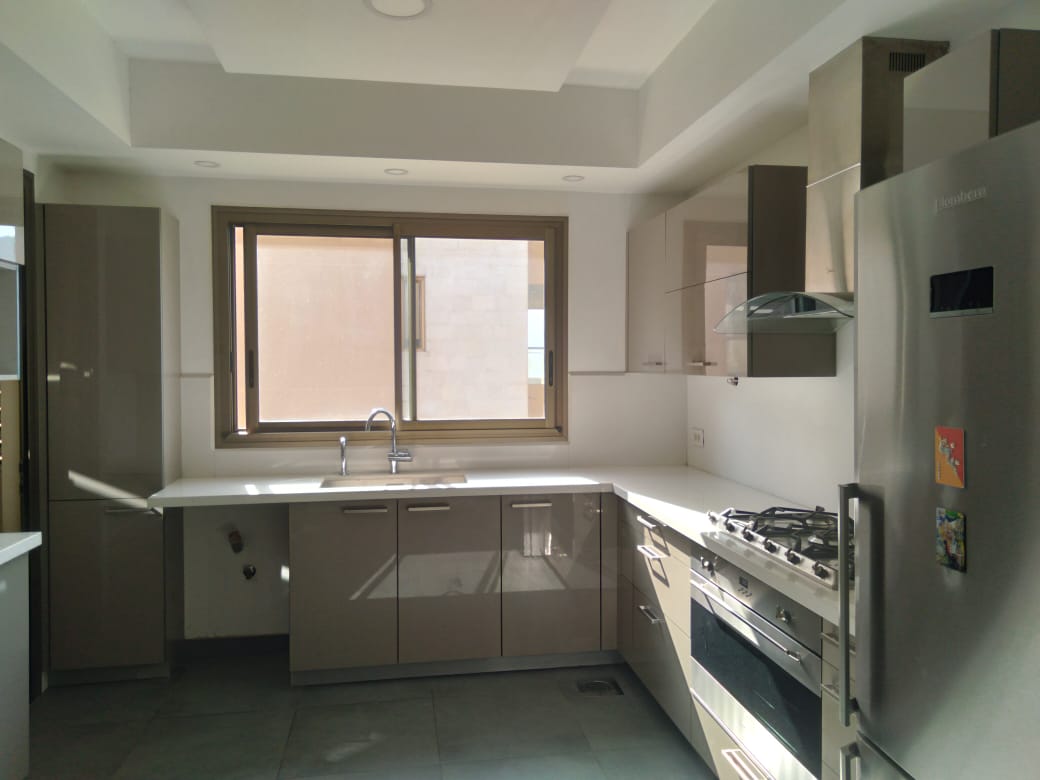 Appartement à V Rented external