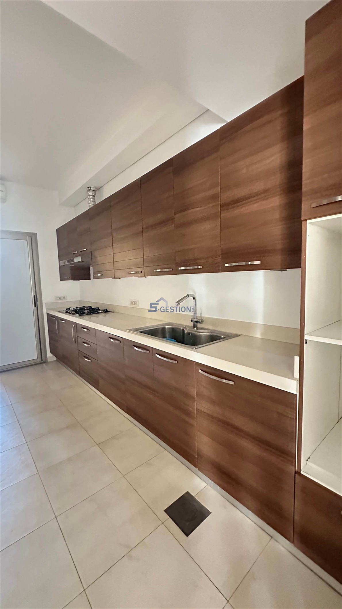 Apartment For Rent