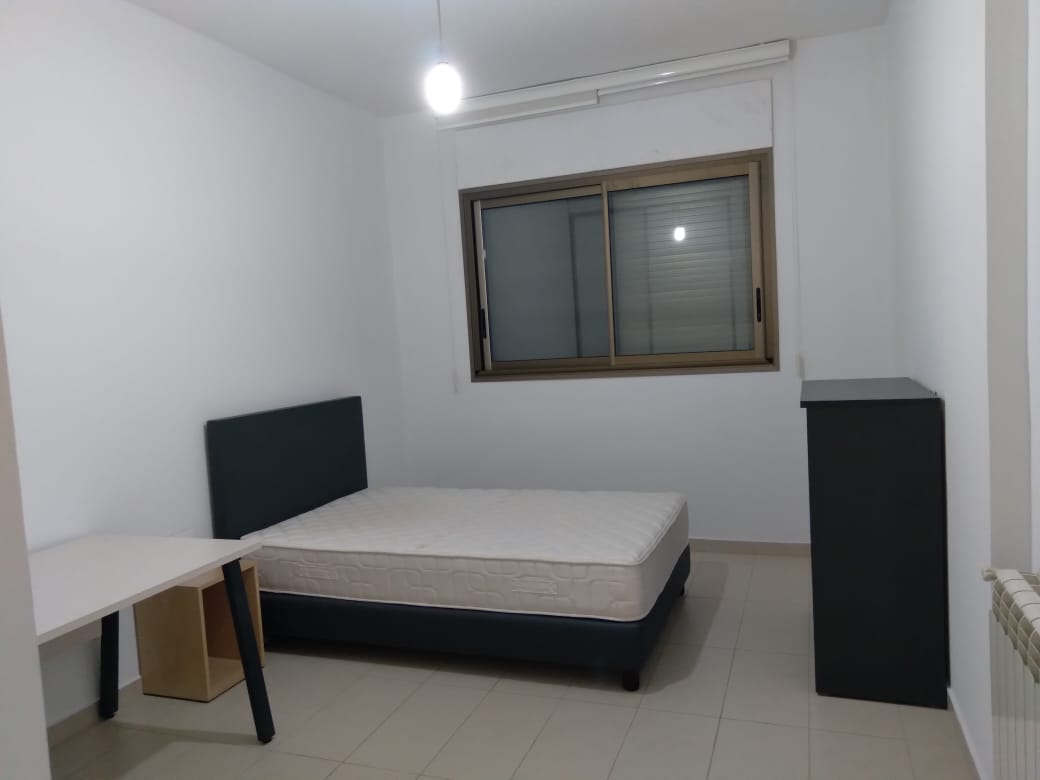 Appartement à V Rented external