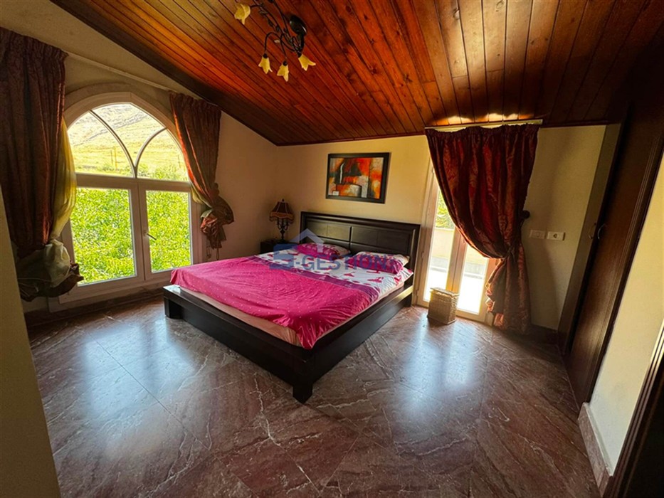 Villa   Individual House For Shor...