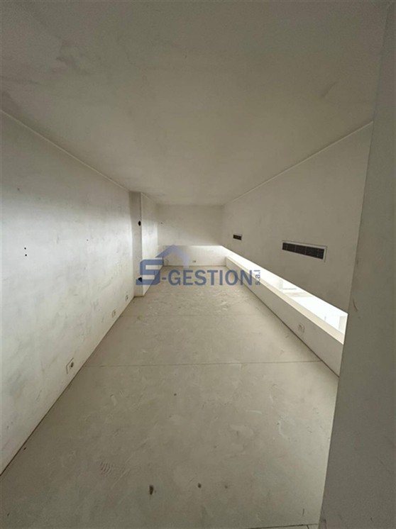 Shop Commercial Premises For Rent