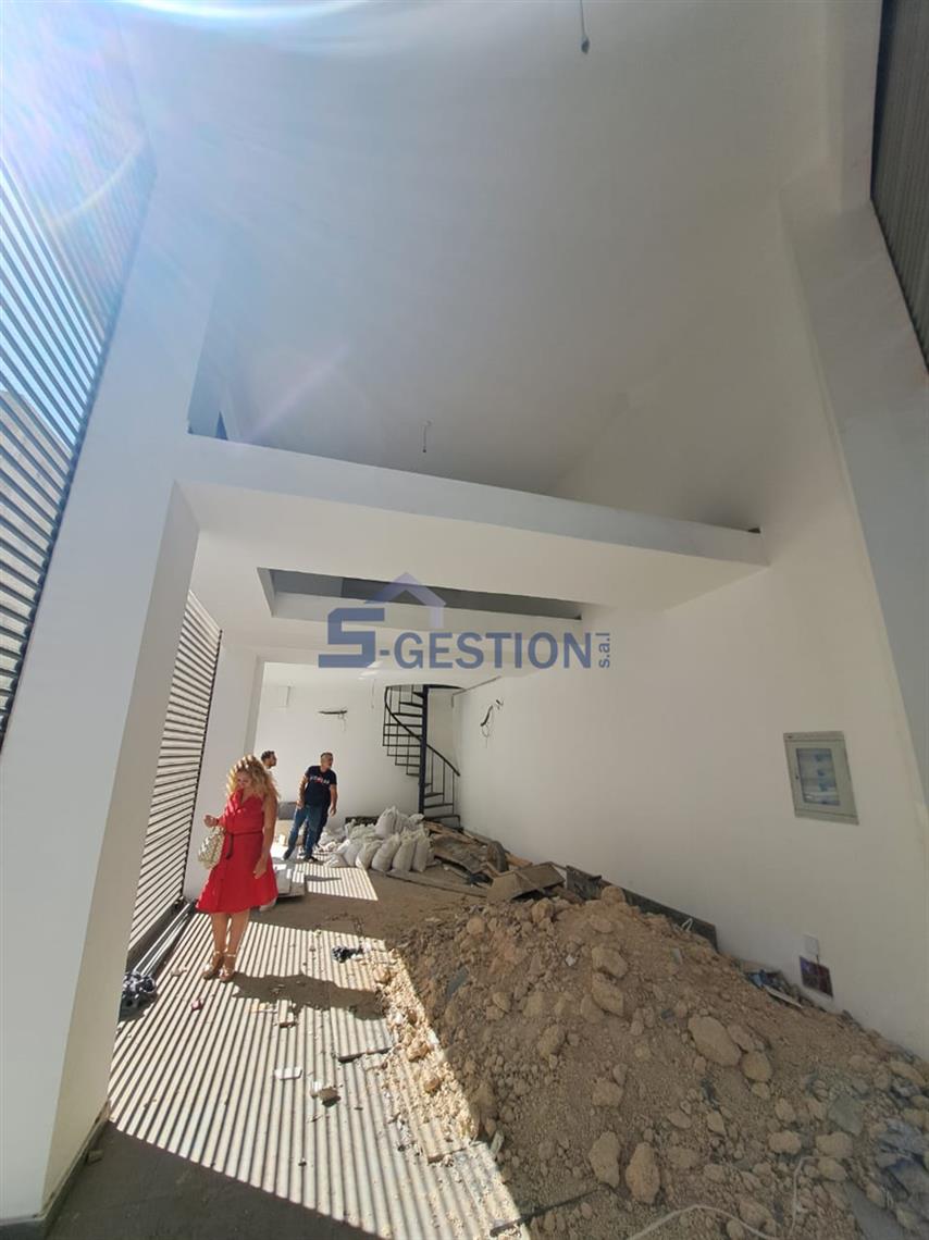 Shop Commercial Premises For V Re...