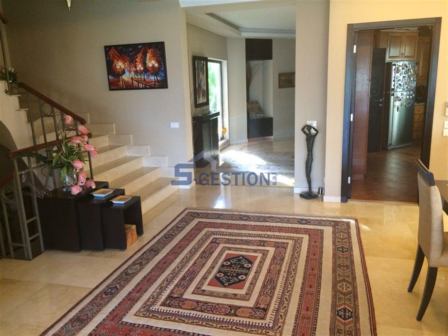 Villa   Individual House For Sale