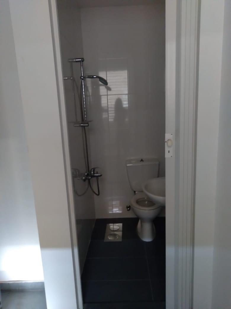 Appartement à V Rented external