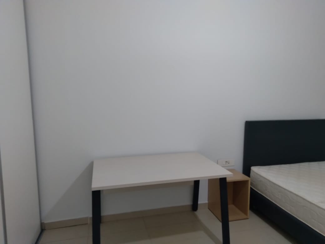 Appartement à V Rented external