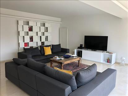 Appartement à V Sold external