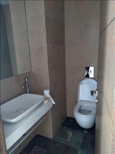 Appartement à V Rented external