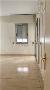 Appartement à V Rented by S.G.