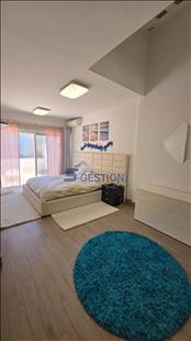 Appartement à V Rented external