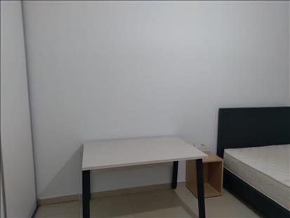 Appartement à V Rented external